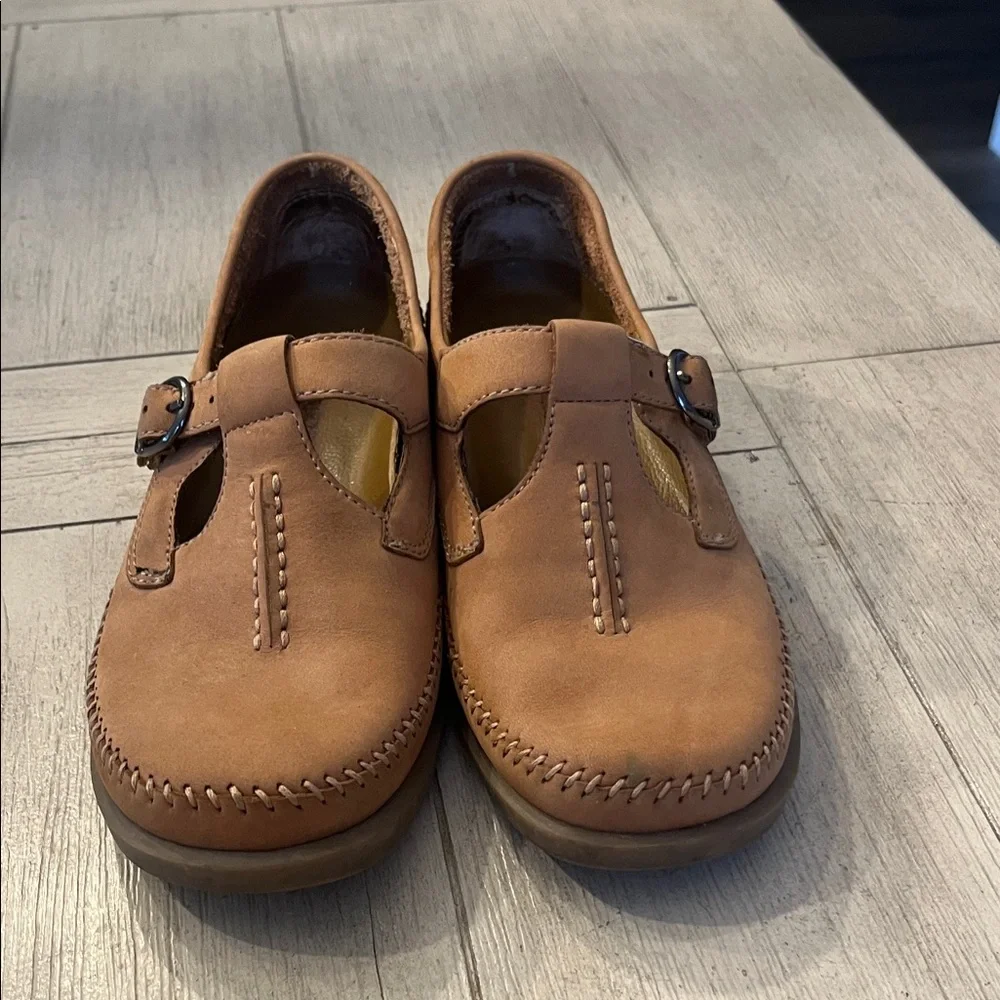 Dex Women's Tan Loafers - Picture 3 of 6